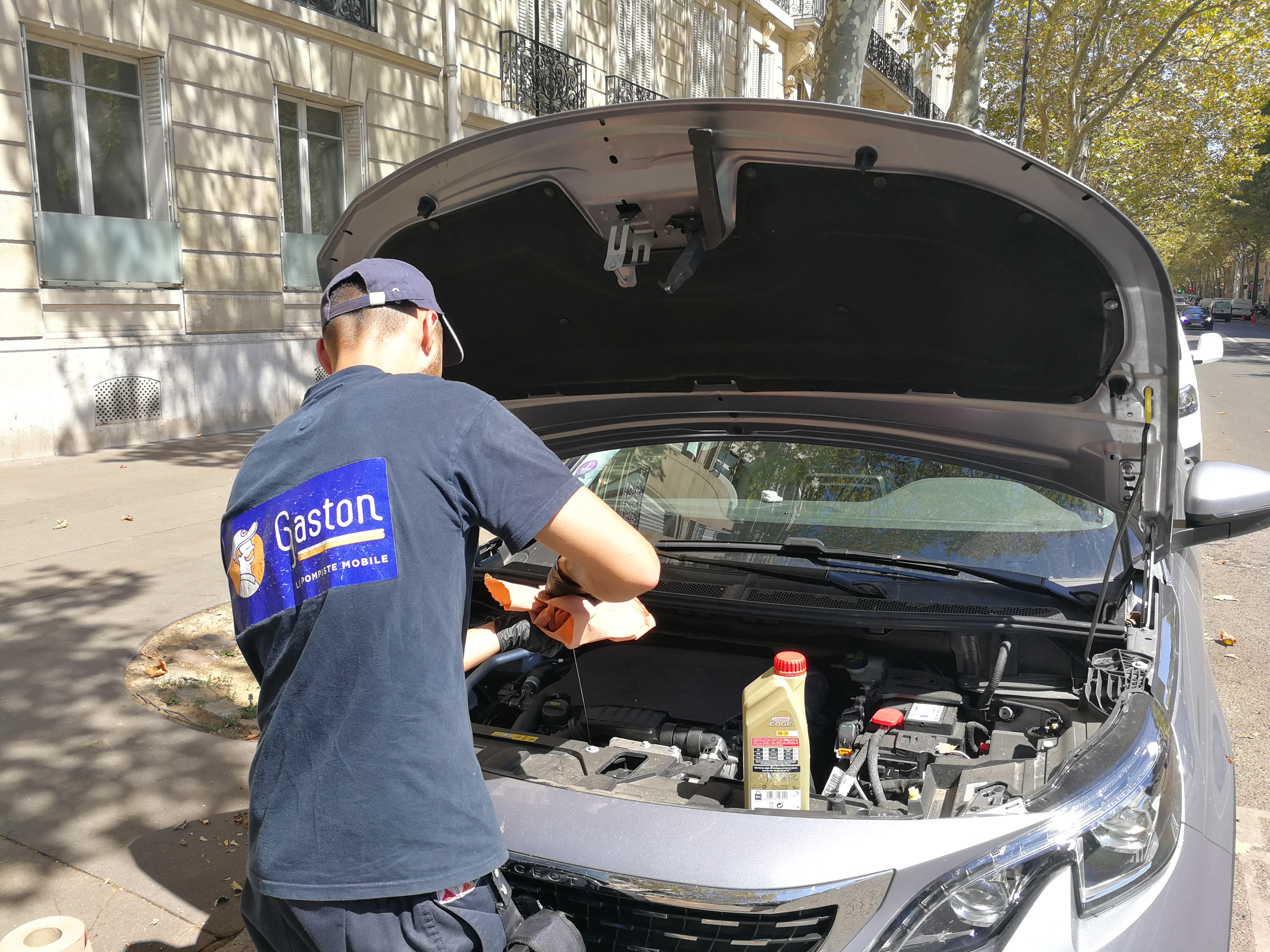 Pompiste Gaston Paris livraison carburant mobile sans-plomb