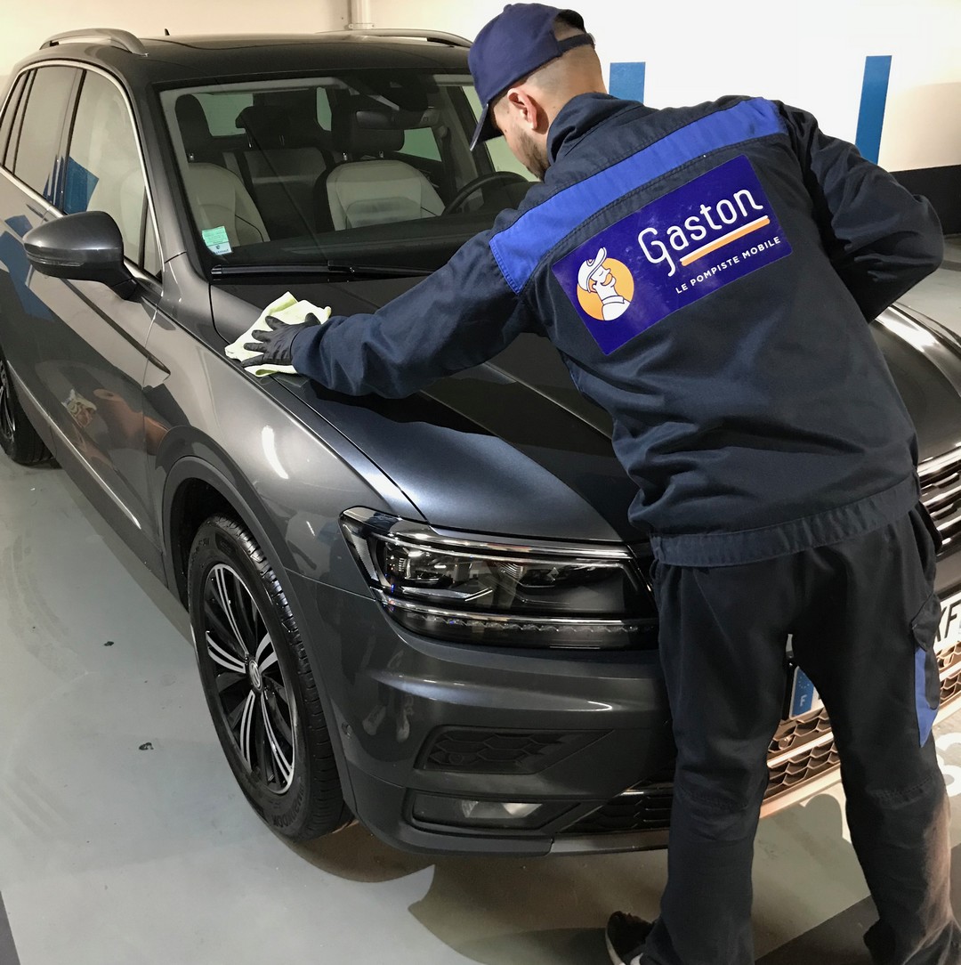 Pompiste Gaston Paris livraison carburant mobile sans-plomb