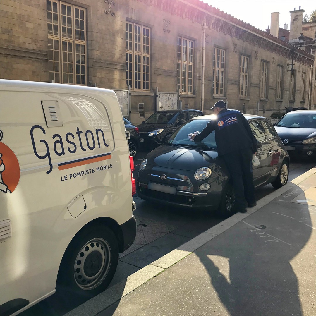 Pompiste Gaston Paris livraison carburant mobile sans-plomb